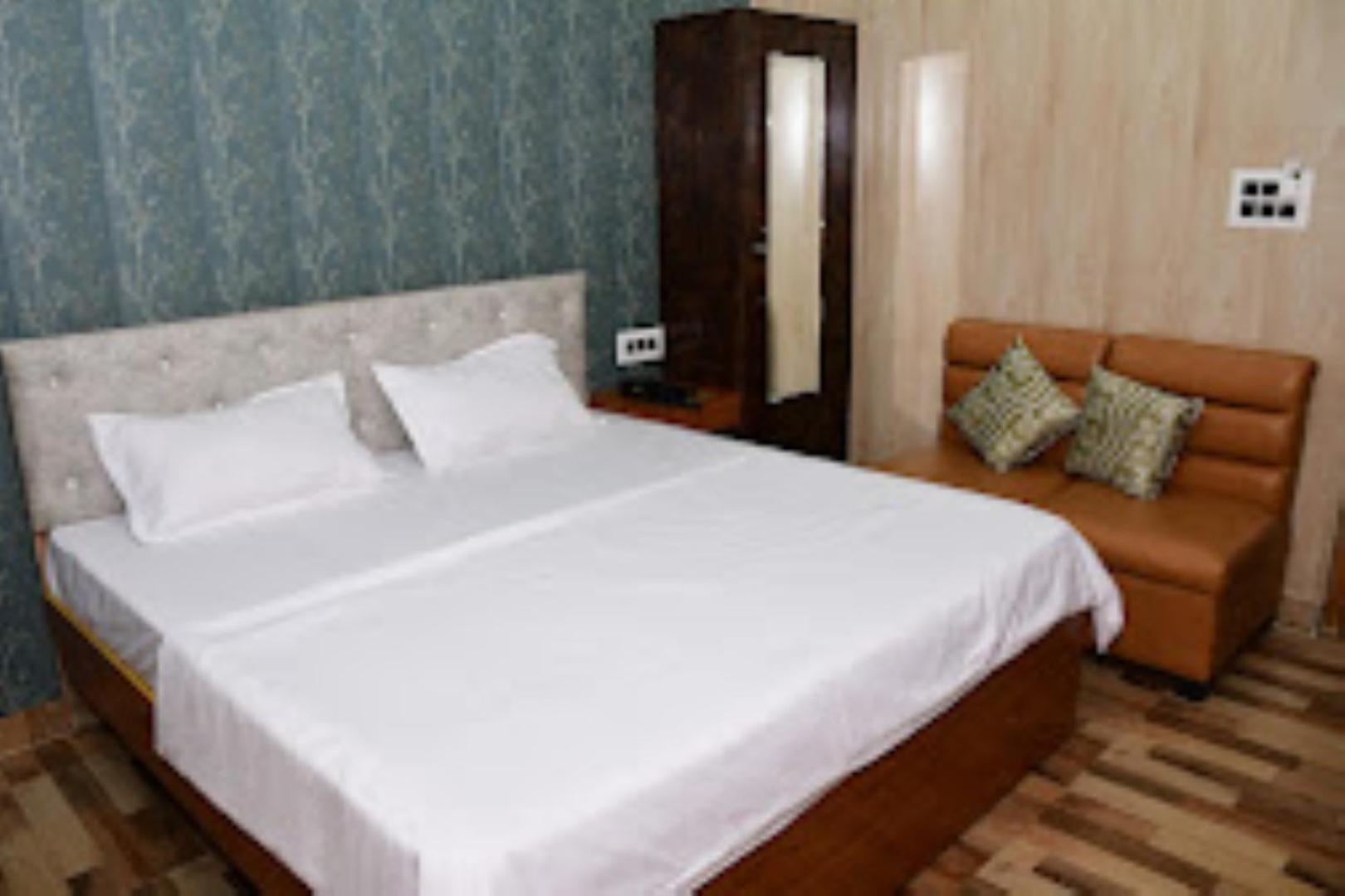 Renu Paradise , Ayodhya Hotel Eksteriør billede