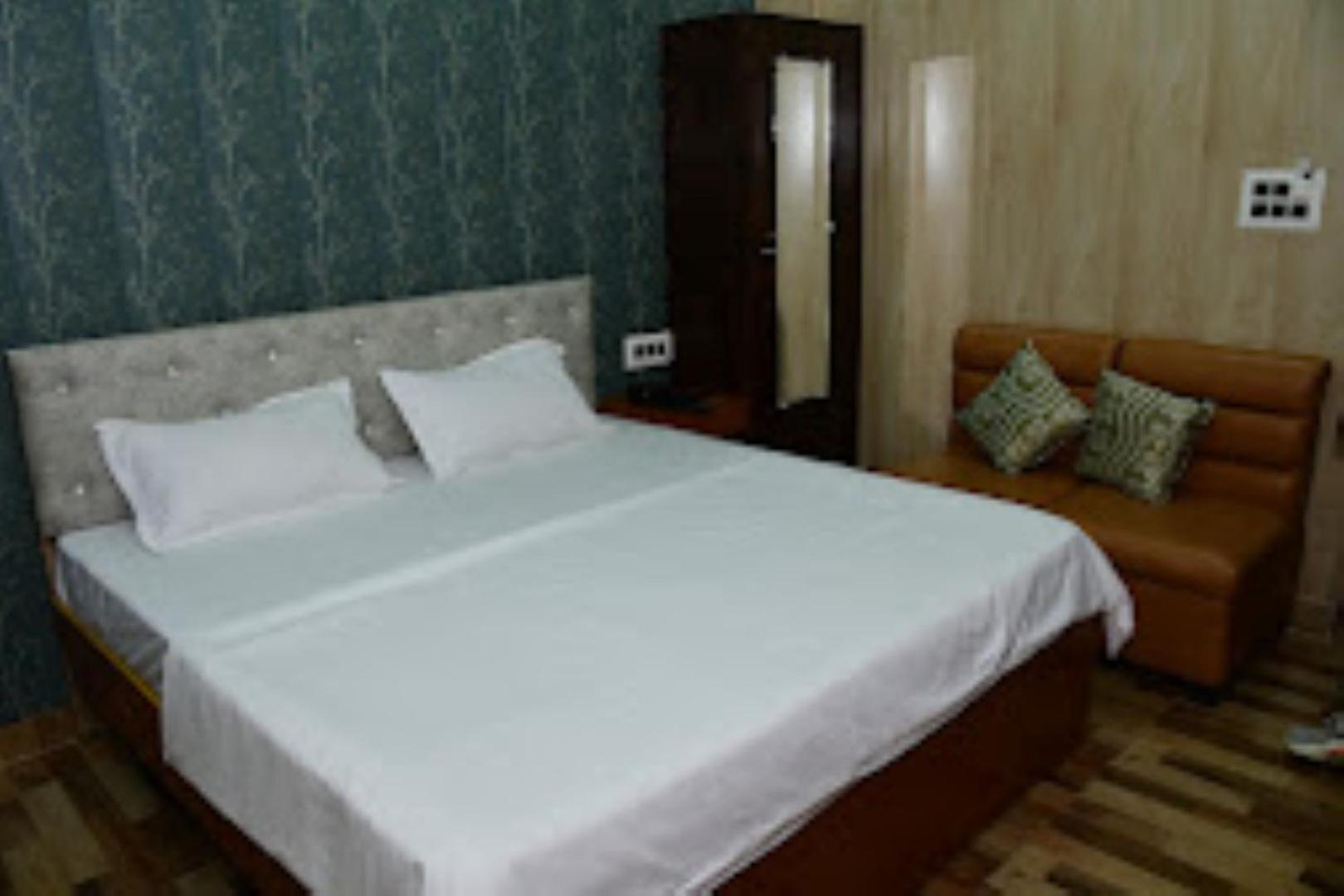 Renu Paradise , Ayodhya Hotel Eksteriør billede